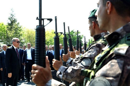 Πολιτικός έλεγχος στον Στρατό