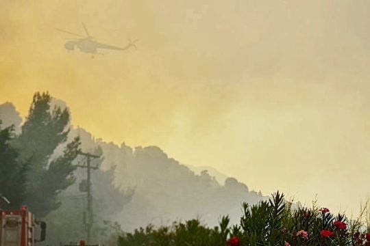 Σε ύφεση η καταστροφική πυρκαγιά στην Εύβοια