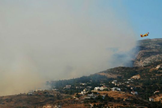 Υπό μερικό έλεγχο η φωτιά στην Κάρυστο