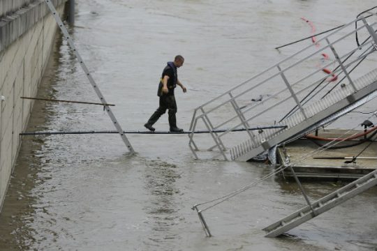 Νεκροί και αγνοούμενοι από ισχυρή καταιγίδα στα Σκόπια