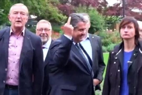 Η «γλυκιά» απρέπεια του κ. Γκάμπριελ