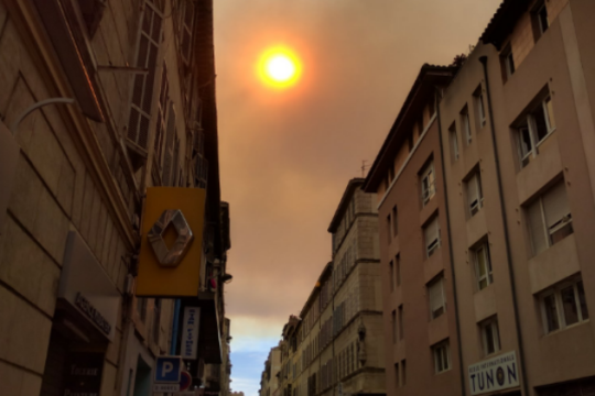 Στο έλεος των πυρκαγιών η νότια Γαλλία