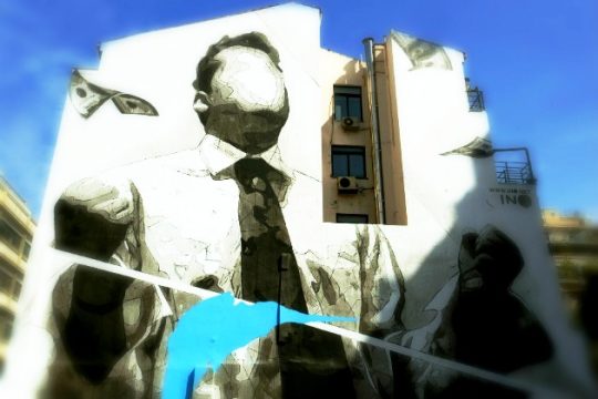 Προτεραιότητα της πολιτικής και όχι των οικονομολόγων