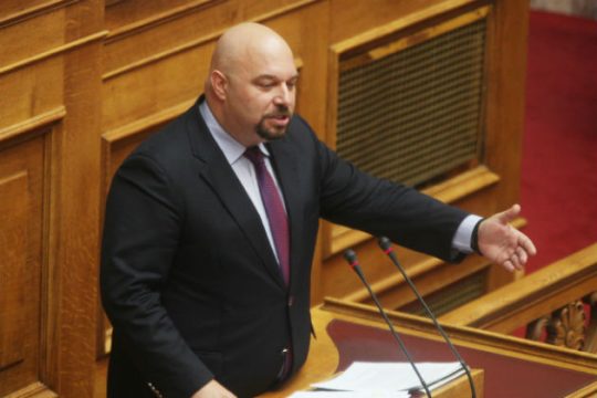 Νέο χρυσαυγίτικο επεισόδιο στην Ολομέλεια