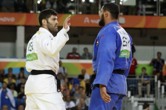 Η ΔΟΕ απέβαλε τον Αιγύπτιο τζουντόκα
