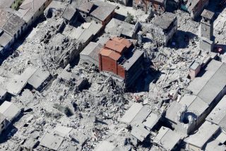 Εικόνες απ’ την κόλαση του Δάντη στην κεντρική Ιταλία