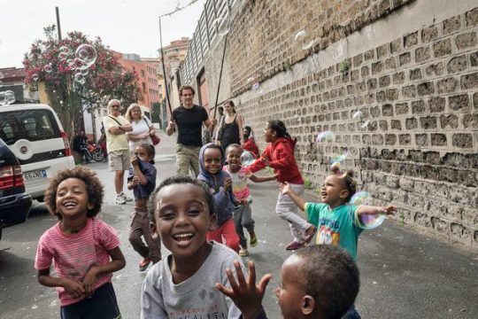 «Στη σκιά του Baobab» μαζί με τους πρόσφυγες στη Ρώμη
