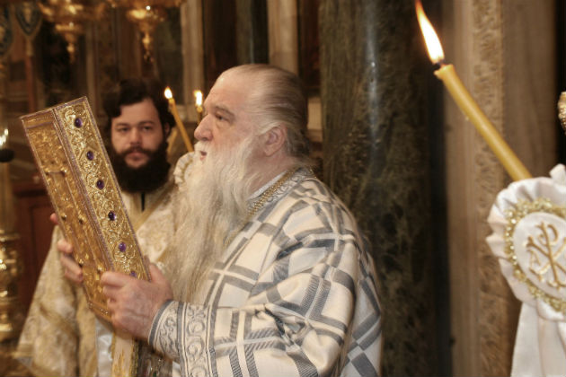 Αμβρόσιος μαινόμενος: «Όργανο του διαβόλου ο Φίλης»!