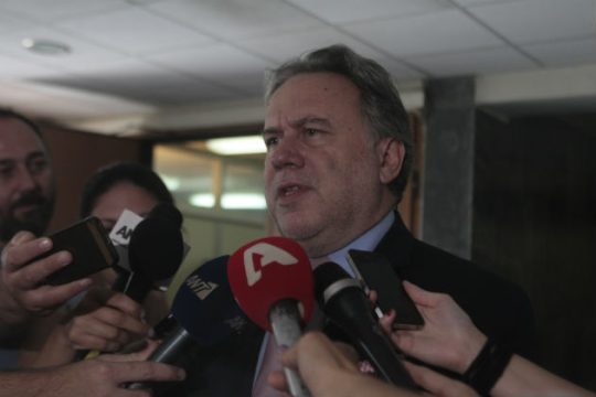 Σε εξέλιξη η τριμερής για τον ΟΑΣΘ στο υπουργείο Εργασίας