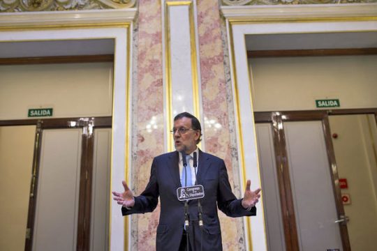 Κυβέρνηση… ούτε με αίτηση