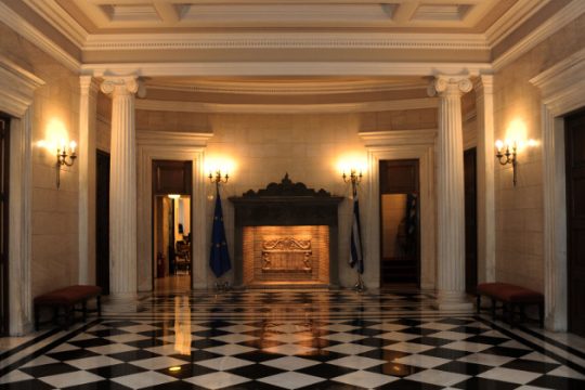 Επτά απαντήσεις Μαξίμου σε ΝΔ