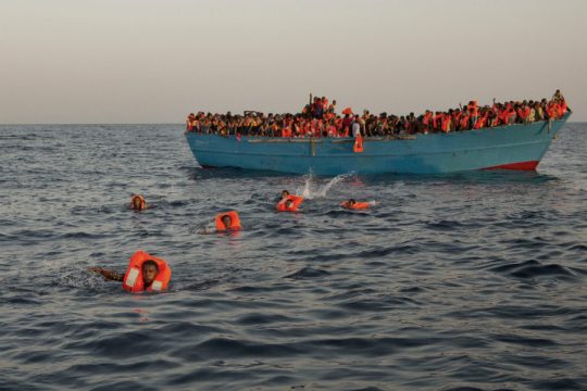 Δέκα χιλιάδες πρόσφυγες διασώθηκαν σε δύο ημέρες
