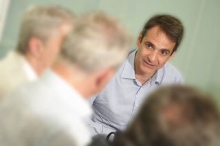Στο Μοσχάτο, νηνεμία, στη ΔΕΘ μετωπική