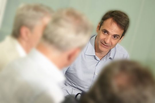 Στο Μοσχάτο, νηνεμία, στη ΔΕΘ μετωπική