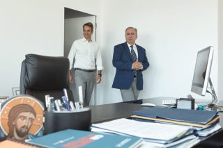 Η τάξη βασιλεύει αλλά δεν κυβερνά…
