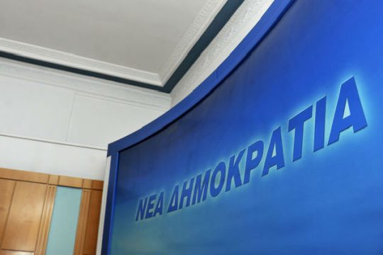 Μπαράζ γαλάζιων επιθέσεων