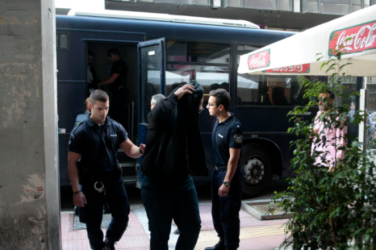 Ισόβια σε πέντε, ελεύθερος με αναστολή ο Κοτσώνης