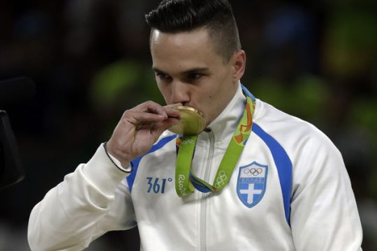 Χορεύοντας με τους κρίκους!