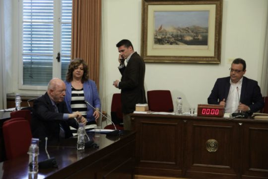 Άτακτη συνθηκολόγηση;