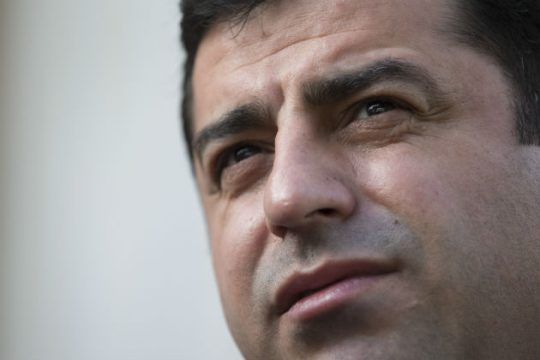 Στο στόχαστρο και ο ηγέτης του φιλοκουρδικού HDP