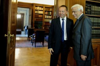 Καλά μαντάτα από τον Στουρνάρα