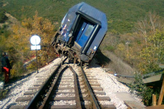 Συνεχίζονται οι εργασίες στη γέφυρα του Γοργοποτάμου