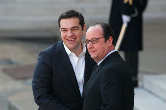 Ολάντ: Ο φίλος Τσίπρας «έφερε τη συμφωνία»