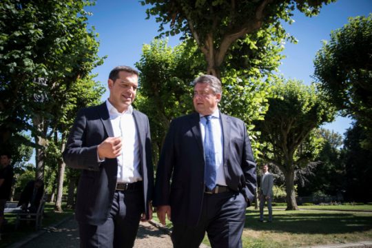Πόροι στην περιφέρεια, αύξηση πακέτου Γιούνκερ