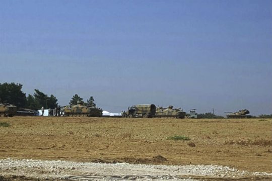 Στη Συρία ο τουρκικός στρατός εναντίον Ι.Κ. και Κούρδων