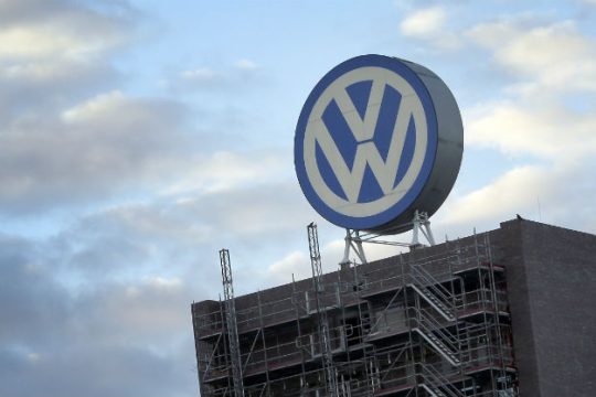 Τα βρήκε η Volkswagen με προμηθευτές