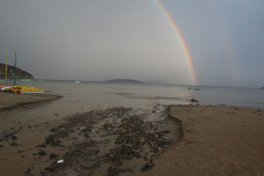Καλοκαιρινός ο καιρός με βροχές στα βόρεια ορεινά
