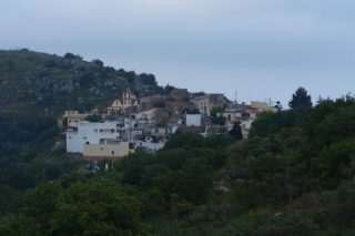 Ξενοδοχοφοβία και μαντινάδες ανθρωπιάς