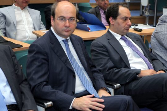 Κόντρα Χατζηδάκη-Σπίρτζη με υπονοούμενα για εργολάβο