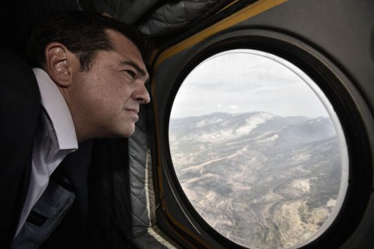 Και τώρα σηκώνει τα μανίκια