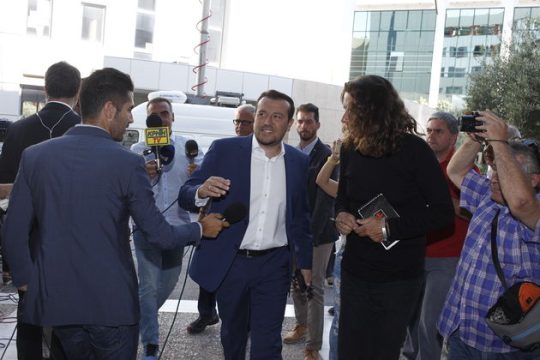 «Νέοι» καναλάρχες σε… παλιά κόλπα