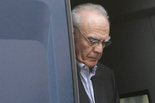 Ούτε με «βραχιολάκι» δεν βγαίνει ο Ακης