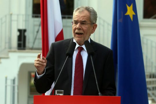 Προς αναβολή-φιάσκο οι αυστριακές προεδρικές εκλογές