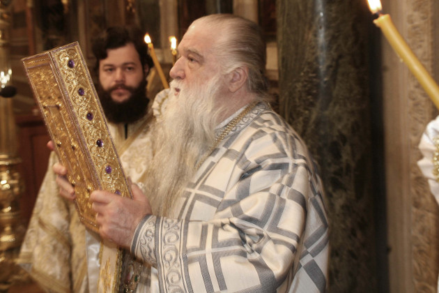 Επιμένει σε «στολισμούς» και «κοσμητικά επίθετα» ο Αμβρόσιος