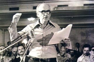 Από το «Κίνημα» στο «Κόμμα»