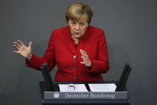 Die Welt: Μόνη με τη λιτότητα η Γερμανία