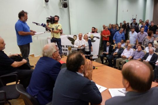 Αποδοκιμασίες κατά του Αποστόλου από αγρότες
