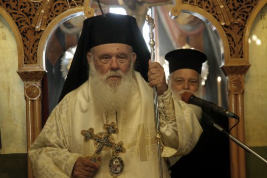 Μνήμες… κατοχής στην κόντρα Φίλη – Εκκλησίας