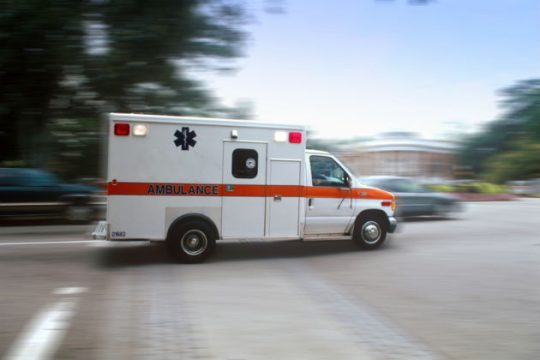 Ανατροπή τουριστικού λεωφορείου με πολλούς τραυματίες