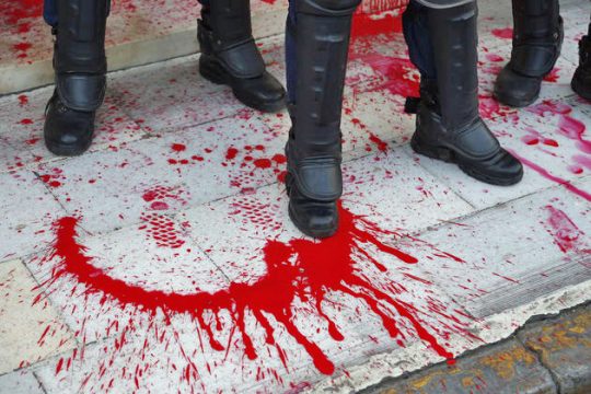 Τους έστησαν ενέδρα έξω από γυμναστήριο