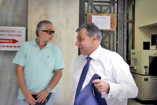 Καταφύγιο στον ακατάσχετο αναζητά η αγορά