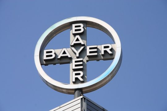 Σκέψεις για εξαγορά Monsanto από Bayer