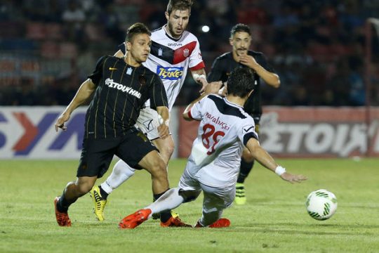 Μένει στη Super League