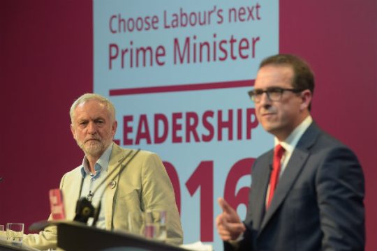 Μετανάστευση και Brexit διχάζουν τους Εργατικούς
