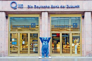 Φιλί ζωής από τις ΗΠΑ στην Deutsche Bank