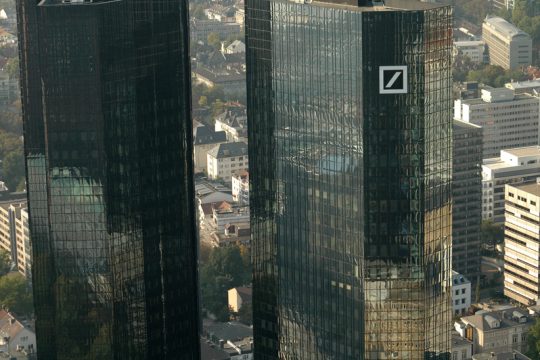 Συμβιβάζονται οι Αμερικανοί- «σώζεται» η Deutsche Bank